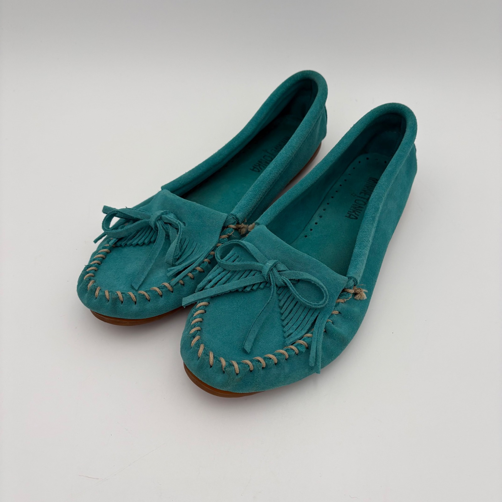 Minnetonka Kilty Suede Moccasin Turquoise Fringe Bow Flats 402s Womens Size 9